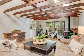 203 Davis Mountain Rd, Hendersonville, NC 28739