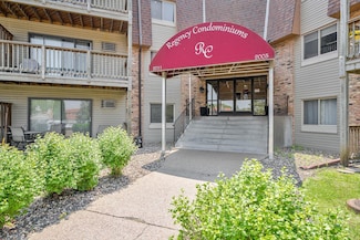 2011 E 122nd St Unit D24, Burnsville, MN 55337