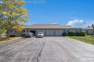 9343 Parkview Cir Unit 195, Grand Blanc, MI 48439