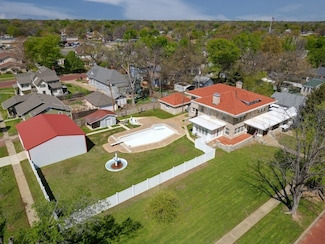 411 N B St, Arkansas City, KS 67005