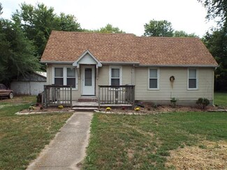 704 N Main St, Patoka, IN 47666