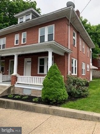 14 Chestnut St, Mohnton, PA 19540
