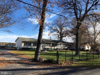12092 Neale Sound Dr, Cobb Island, MD 20625