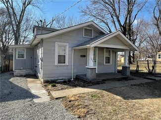 1520 N Spring St, Independence, MO 64050