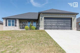 932 Sugar Loaf St, Prairie Grove, AR 72753