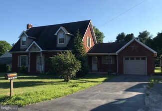 210 E 4th St, Port Royal, PA 17082