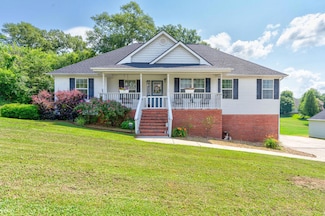 44 Bending Oak Dr, Chickamauga, GA 30707