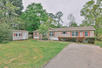 1520 W Creek Dr, Conroe, TX 77304