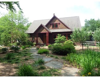 17 Fuller Rd, Williamsburg, MA 01096