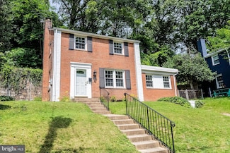 5049 12th St S, Arlington, VA 22204