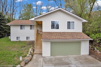 2301 Judah Rd, Lake Orion, MI 48359