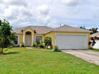 632 SW Granadeer St, Port Saint Lucie, FL 34983