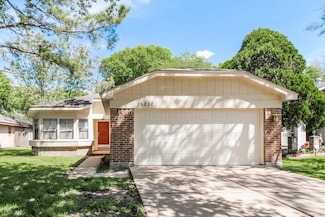 15230 Loma Paseo Dr, Houston, TX 77083