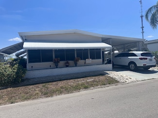 946 Strongbox Ln, North Fort Myers, FL 33917