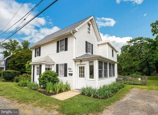 37 E 3rd St, Moorestown, NJ 08057