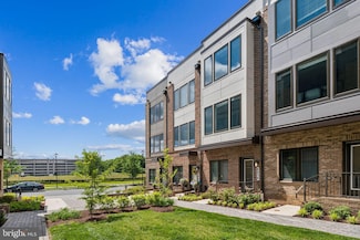 8039 Baxter St, Derwood, MD 20855