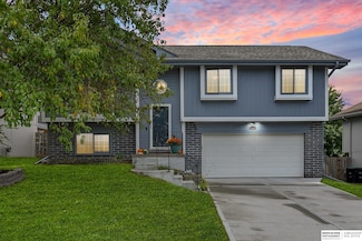 14759 Boyd St, Omaha, NE 68116