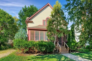1067 16th Ave SE, Minneapolis, MN 55414
