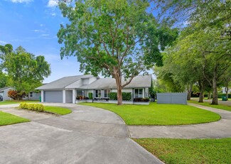 10115 E Calusa Club Dr, Miami, FL 33186