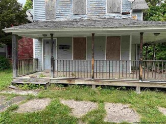 16 Tuthill Ave, Ellenville, NY 12428