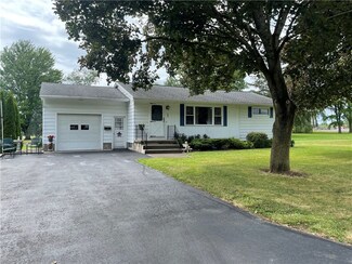 95 Center St, Waterloo, NY 13165