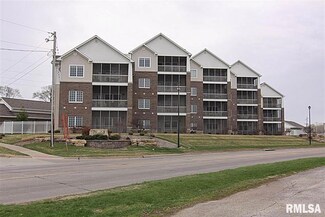 4042 River Dr Unit 2E, Moline, IL 61265