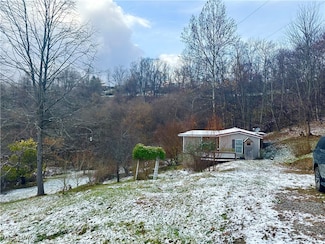 3536 Pike Rd, Saint Marys, WV 26170