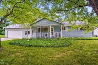 722 Locust Dr, Tallmadge, OH 44278