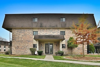 9176 South Rd Unit 1B, Palos Hills, IL 60465