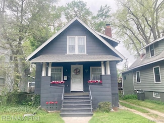 429 E Kenilworth Ave, Royal Oak, MI 48067