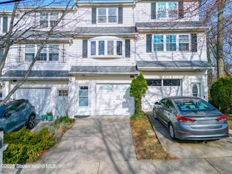 285 Bartlett Ave, Staten Island, NY 10312