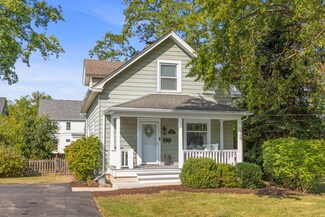214 N Prospect St, Wheaton, IL 60187