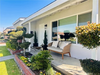 6008 Amos Ave, Lakewood, CA 90712