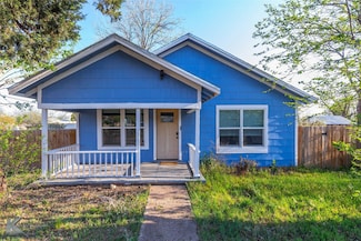 600 SE 3rd St, Knox City, TX 79529