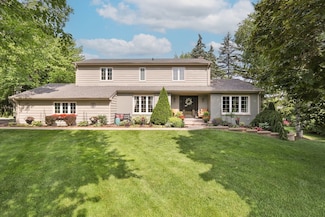 110 Tudor Dr, Barrington, IL 60010