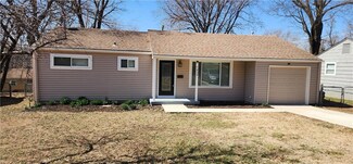 7834 Ash St, Prairie Village, KS 66208