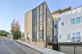 2194 Bristol Cove Unit 13, Chamblee, GA 30341