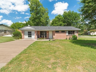 902 Irene Dr, Mesquite, TX 75149