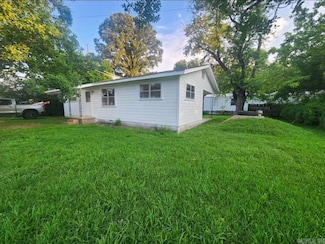 104 W Searcy St, Kensett, AR 72082