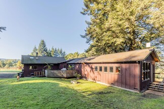 2572 Rio Vista Ln, Rio Dell, CA 95562