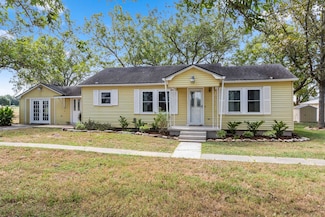 1868 Cr 218, Weimar, TX 78962