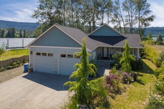 235 W Sunny Sands Rd, Cathlamet, WA 98612