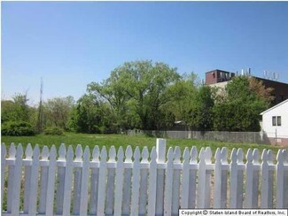 6401 Amboy Rd, Staten  Island, NY 10309