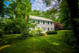 17 Deacons Ln, Sagamore Beach, MA 02562