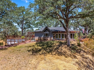 608 Dixon Dr, Lakeport, CA 95453