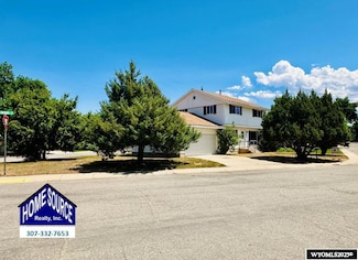 608 W Brodie St, Lander, WY 82520