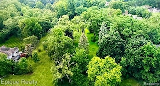 34037 W 9 Mile Rd, Farmington, MI 48335