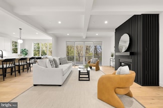 9124 Levelle Dr, Chevy Chase, MD 20815