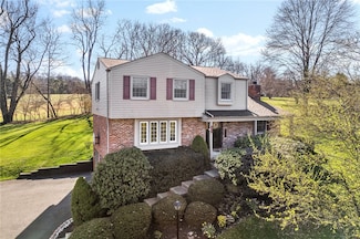 1225 Lake Vue Dr, Butler, PA 16002