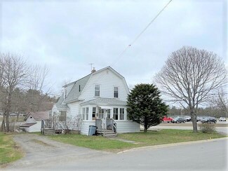 9 Elm St, Old Town, ME 04468